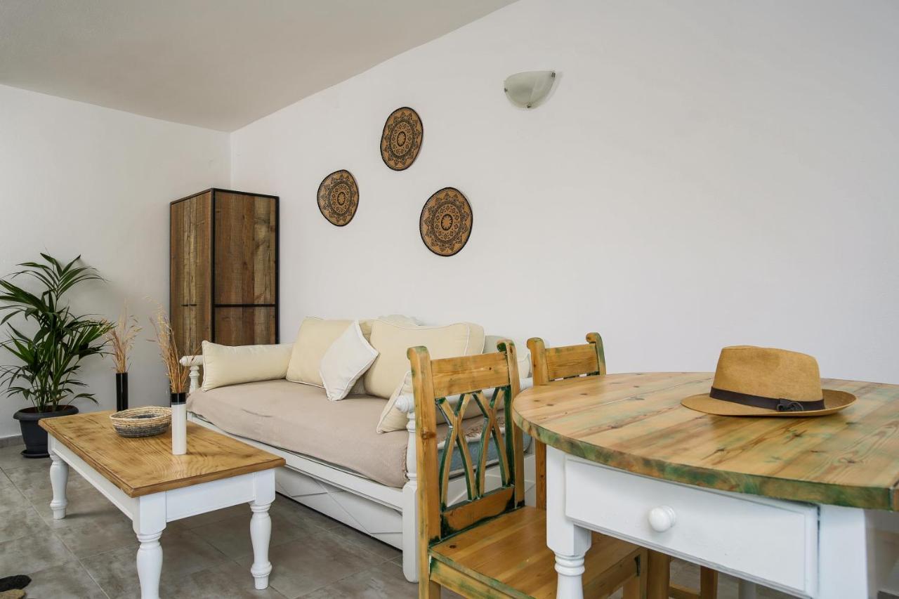 Exi Sea Side Aparthotel Perissa (Santorini)